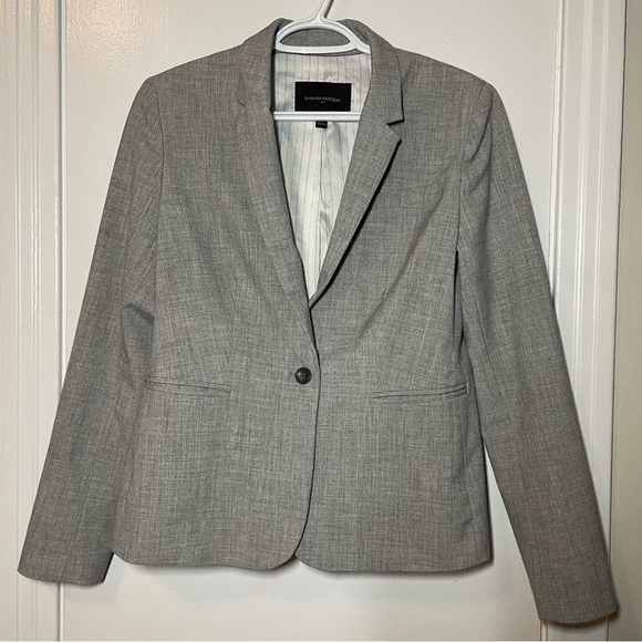 Banana Republic Jackets & Blazers - BANANA Republic Light Grey Novelty Blazer Size 6